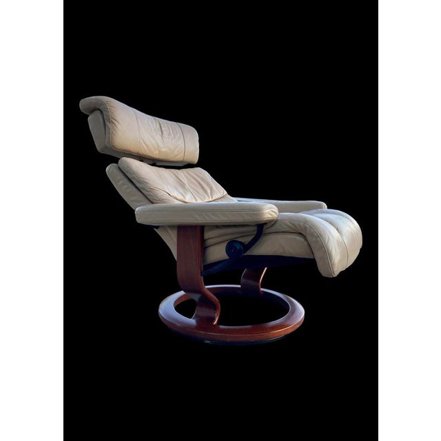Ekornes Stressless Large Model “Savannah” Recliner Chairish