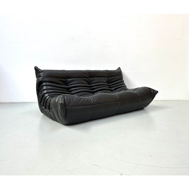 French Togo Sofa in Black Leather attributed to Michel Ducaroy for Ligne Roset, 1970s For Sale - Image 6 of 11