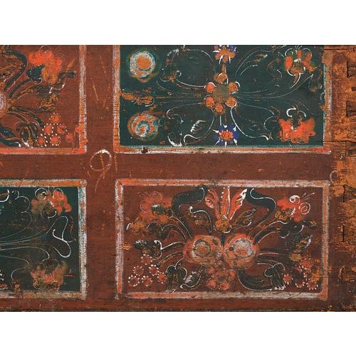 Brown Antique Storage Trunk with Floral Decoration, 1895 For Sale - Image 8 of 11