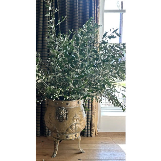 Rare, English 19th-century brass jardinière with beautiful etchings and hand-crafted details, floral motifs, coat of arms,...