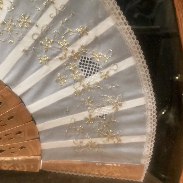 Antique French Victorian Hand Painted Hand Lace Fan Glass Frame 19th Century For Sale In Chicago - Image 6 of 13