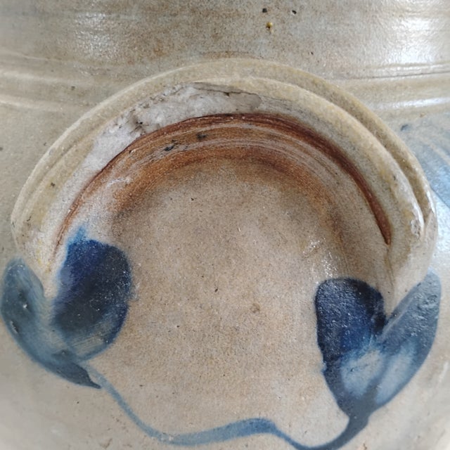 Antique Late 19th Century New England 2 Gal Churn With Cobalt Blue Tulips For Sale - Image 12 of 17
