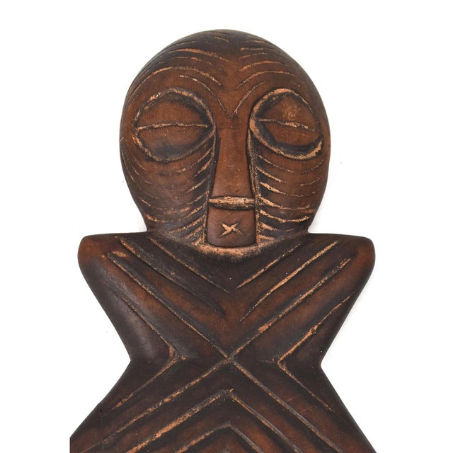 African Early 20th Century Songye Kifwebe Figural Comb For Sale - Image 3 of 4