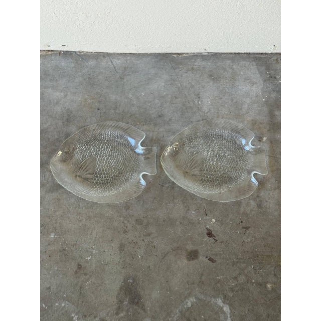 Transparent Vintage Arcoroc France Clear Glass Fish Plates – Mid-Century French Serving Platters (Set of 2) For Sale - Image 8 of 8