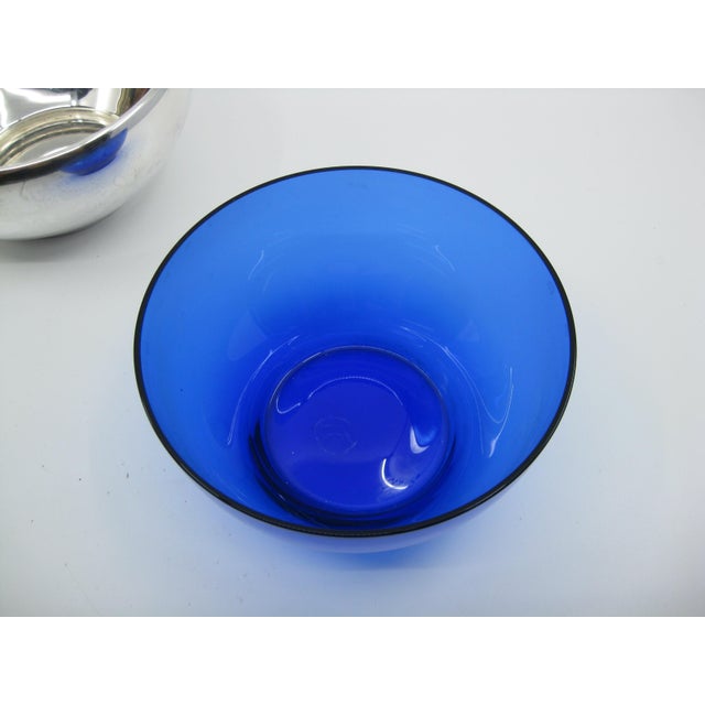 1950s 1950s Vintage Mid-Century Modern Birds Sterling Silver Mayonnaise Bowl With Cobalt Color Glass Liner Bowl For Sale - Image 5 of 10