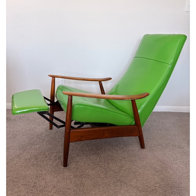 1960s Milo Baughman-Attributed Model 74 Recliner – Mid-Century Modern – Original Chartreuse Vinyl For Sale - Image 15 of 16