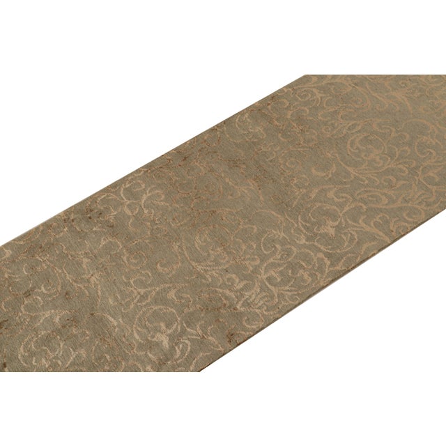 This contemporary 3x18 runner is a new addition to the European Collection by Rug & Kilim. On the Design: Hand-knotted in...