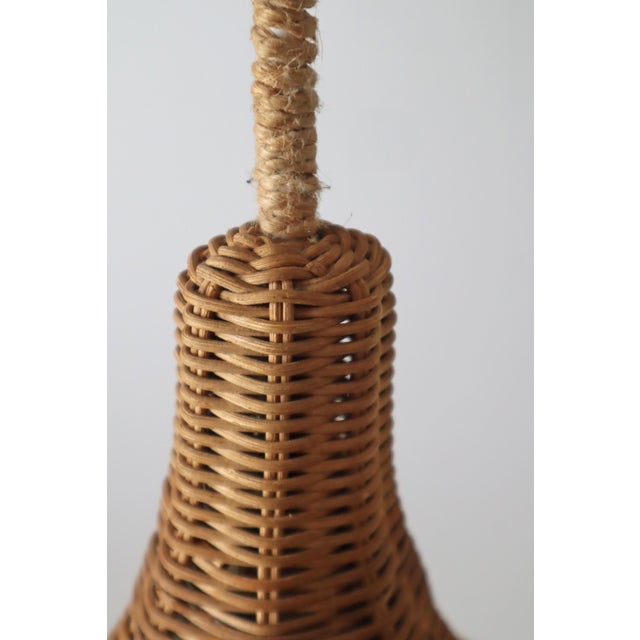 Mid-Century Modern Onion-Shaped Pendant Lamp in Rattan For Sale - Image 13 of 15