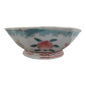 Chinese Nyonya Ware Famille Rose Peach Motif Turquoise Center Octagonal Bowl