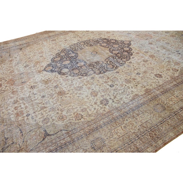 Oversize Antique Turkish Sivas Wool Rug Handmade Medallion in Beige Color For Sale In New York - Image 6 of 9