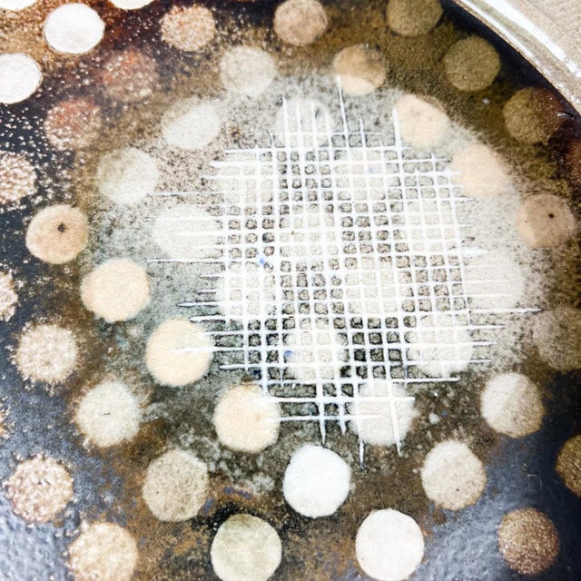 Abstract 1980s Abstract Modernist Pottery Plate Sculpted Optical Art Signed For Sale - Image 3 of 12