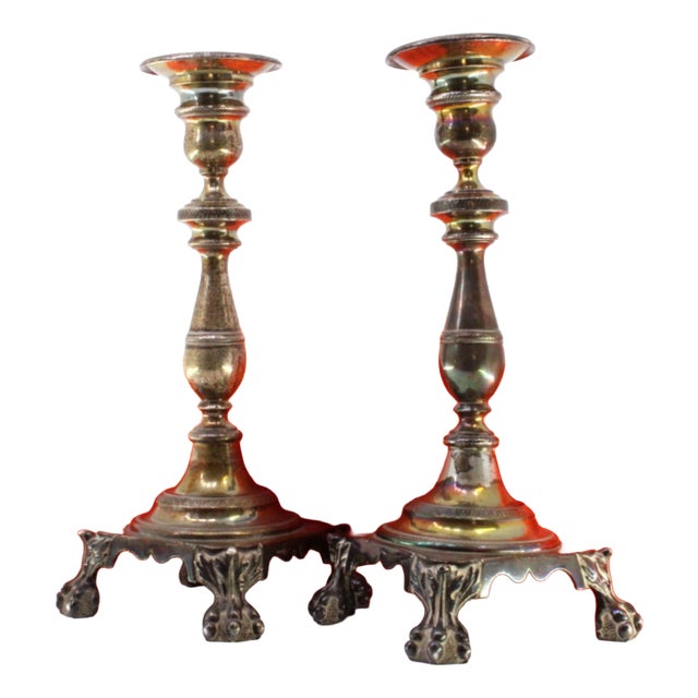 Square Silver Candlesticks with Turned Shafts, Engraved Reliefs and Claw-Shaped Feet, Set of 2 For Sale