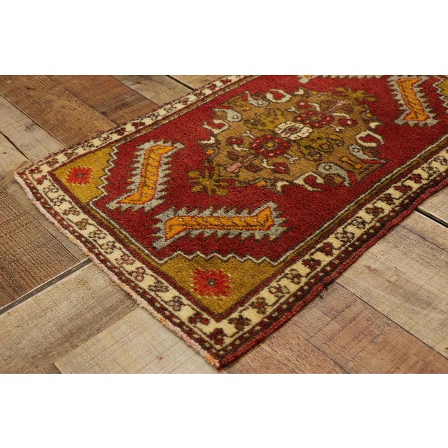 Vintage Turkish Yastik Rug - 01'05 X 02'03 For Sale In Dallas - Image 6 of 8