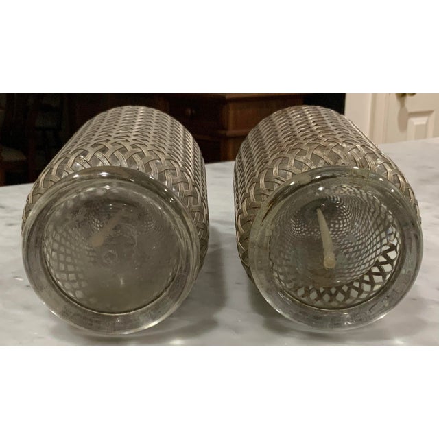 Sparklets Ltd. London, English Seltzer Bottles / Soda Siphons With Original Straws, Red Fill Bands & Woven Metal Mesh - Mid-20th Century Pair For Sale - Image 9 of 12