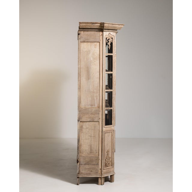 Provençal Oak Vitrine, Rustic Charm, French Rustic Design, France, Circa 1820 For Sale - Image 16 of 17