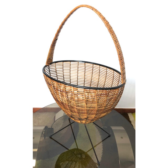 Mid-Century Modern Vintage Wicker and Metal Magazine Rack, 1960s For Sale - Image 3 of 13