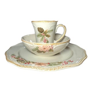 Pfaltzgraff Garland Spruce 3 Piece Place Setting - Embossed Poinsettia, Berry & Pine Cone Garlands For Sale