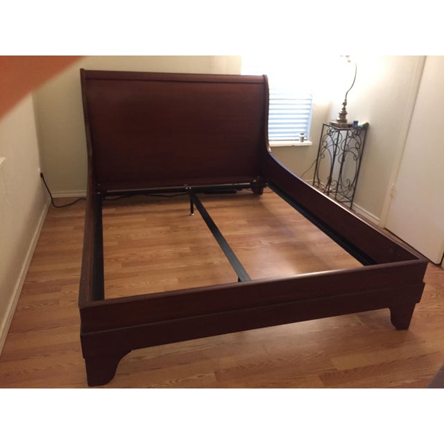 Charles P. Rogers Stratford Mahogany Queen Sleigh Bed ...