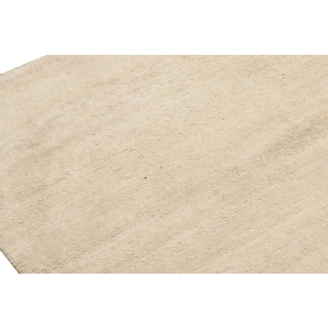 Rug & Kilim Rug & Kilim’s Modern Textural Oversized Rug With Striae of Beige For Sale - Image 4 of 7