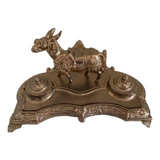 Atypical Writing Desk Set with Double Inkwells in Patinated Gilt Metal, 1890s-1910s For Sale