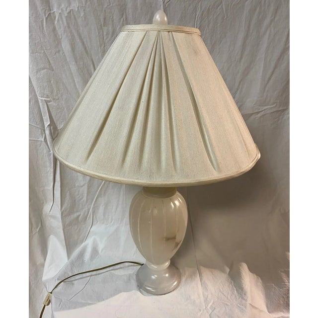 Traditional Alabaster Table Lamp by DI Erra for Sarreid For Sale - Image 3 of 13