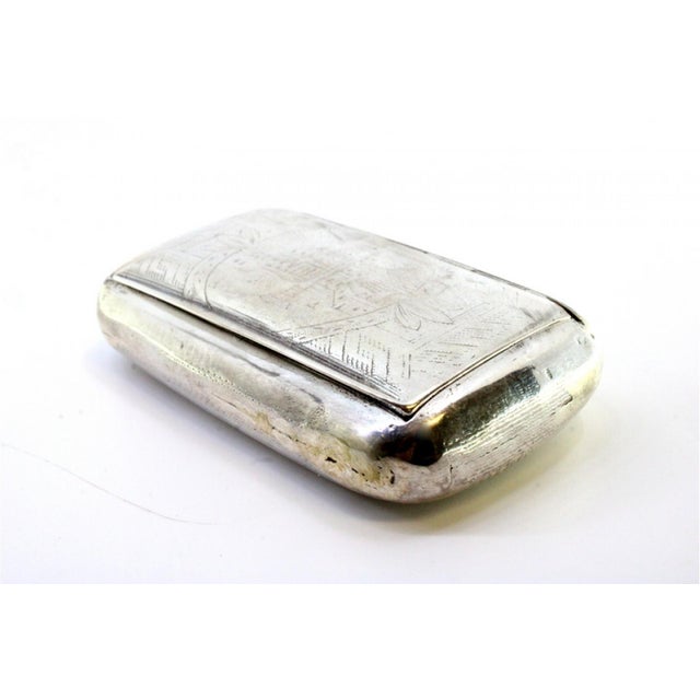 Silver Snuff Box with Engravings and Hinged Lid For Sale - Image 4 of 7