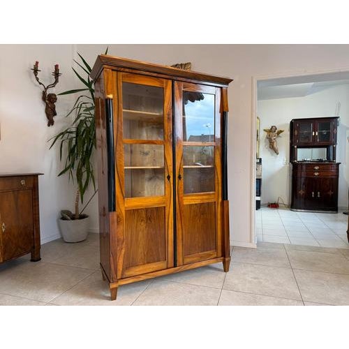 Biedermeier Display Cabinet in Walnut For Sale - Image 5 of 18