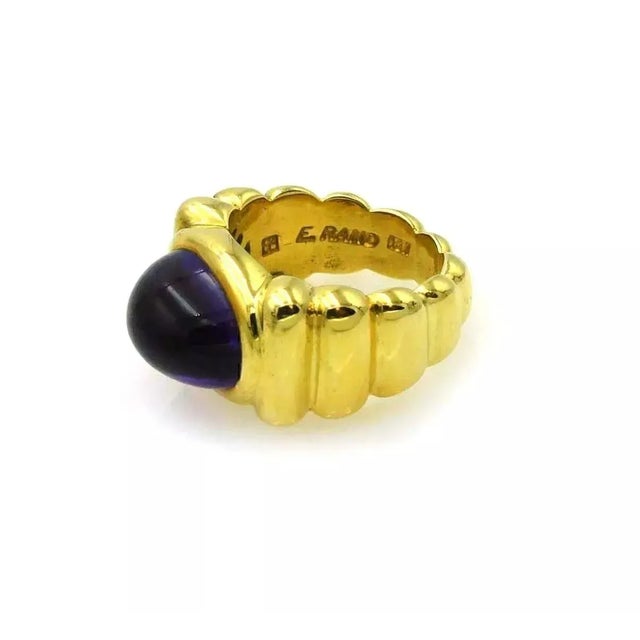 Contemporary Elizabeth Rand 18k Yellow Gold Amethyst Ring - Size 6 For Sale - Image 3 of 4