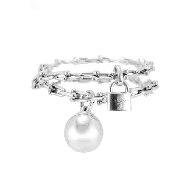 Tiffany & Co. Hardwear Collection Small Wrap Silver Charm Chain Link Bracelet For Sale In Houston - Image 6 of 12
