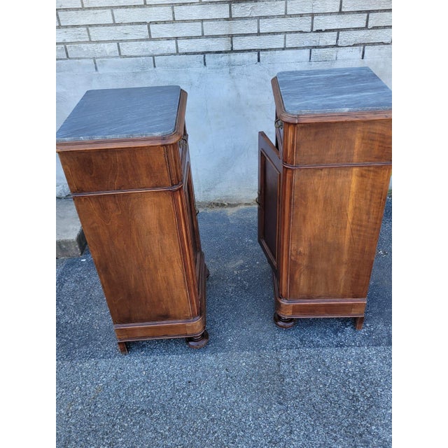 Pair of 19th Century French Walnut Marble Bedside Cabinets. For Sale - Image 11 of 14