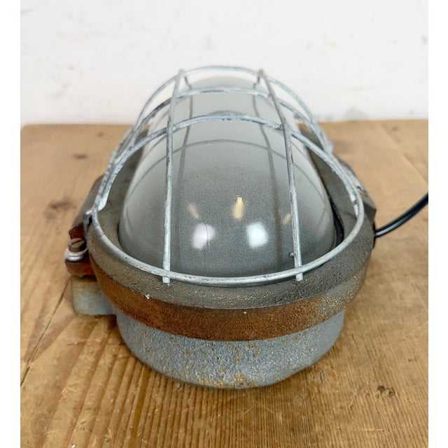 Industrial Grey Cast Iron Wall Light from Elektrosvit, 1960s For Sale - Image 10 of 17