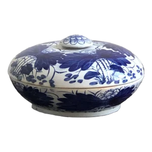 Vintage Chinoiserie Blue & White Porcelain Lidded Box