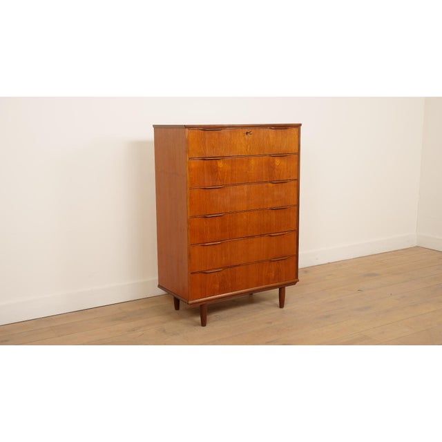 Beautiful vintage chest of drawers, from Denmark. The chest offers a lot of practical storage space and has a crazy look...