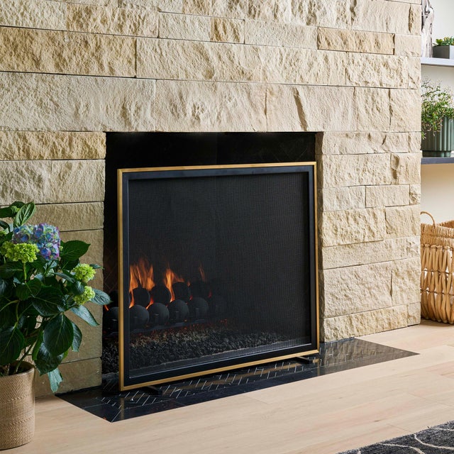 Contemporary Matte Black Bleeker Fireplace Screen Iron For Sale - Image 3 of 10