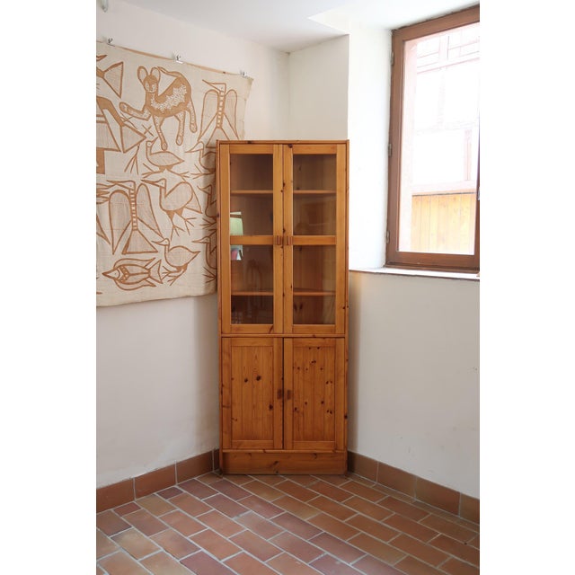 French Pine Glazed Bookcase in the style of Maison Regain, 1980s For Sale - Image 15 of 15