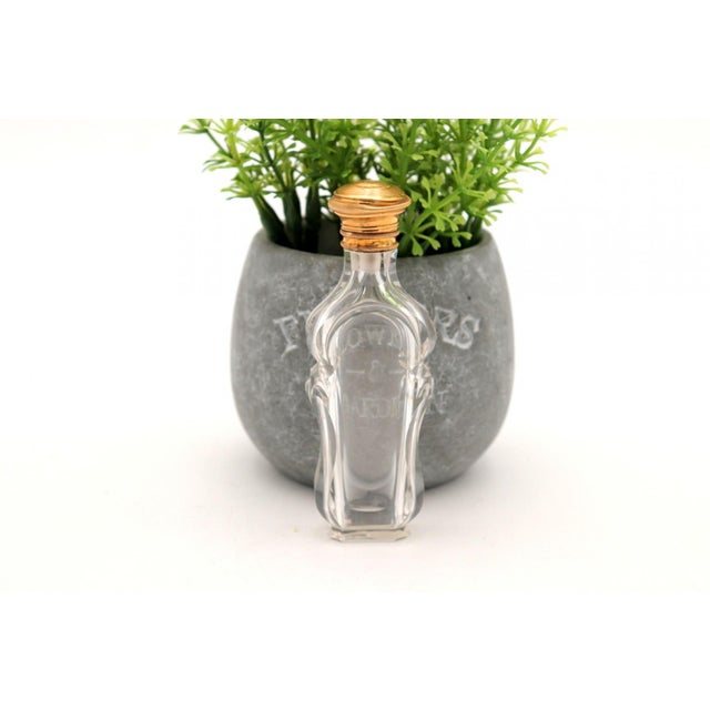 Glass Perfume Bottle with Gold Lid, in Good conditions. Designed 1890 to 1919