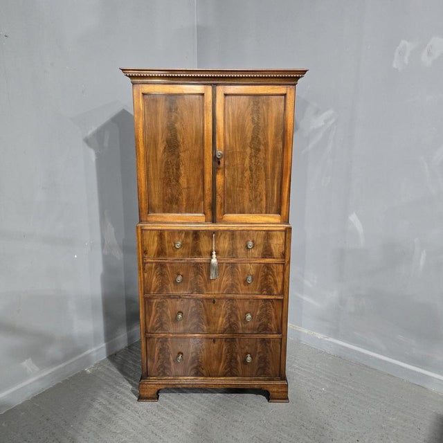 Small Mahogany Linen Press, 1900s For Sale - Image 18 of 18