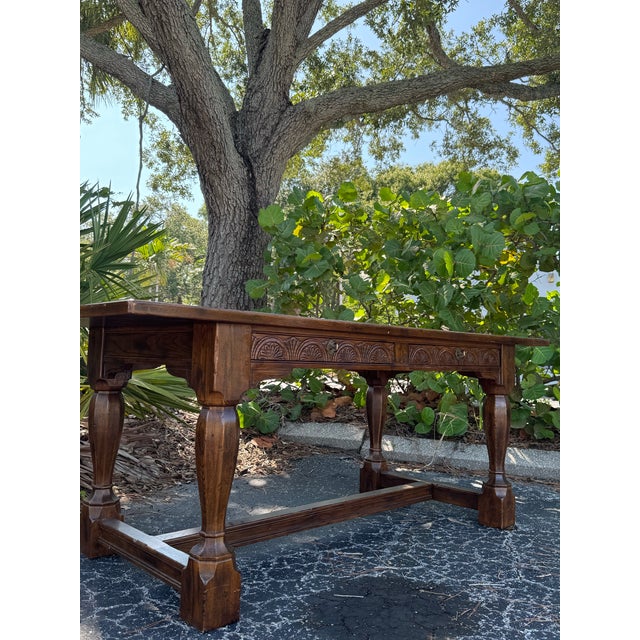 A beautifully crafted vintage Henredon writing desk showcasing the brand’s renowned quality and timeless traditional...