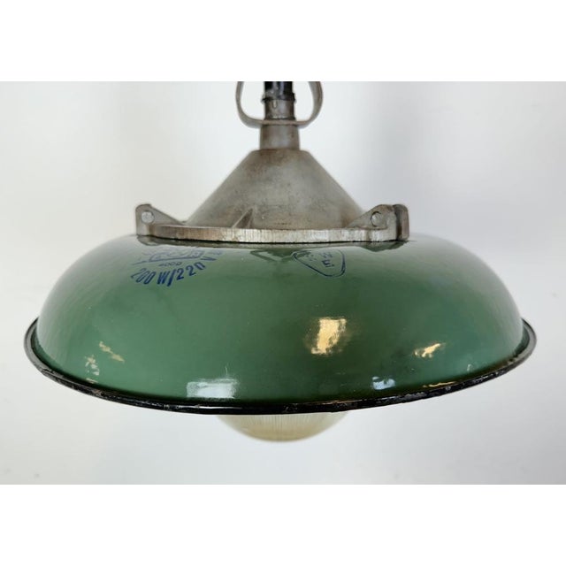Industrial Green Enamel Factory Pendant Lamp in Cast Iron, 1960s For Sale - Image 4 of 16