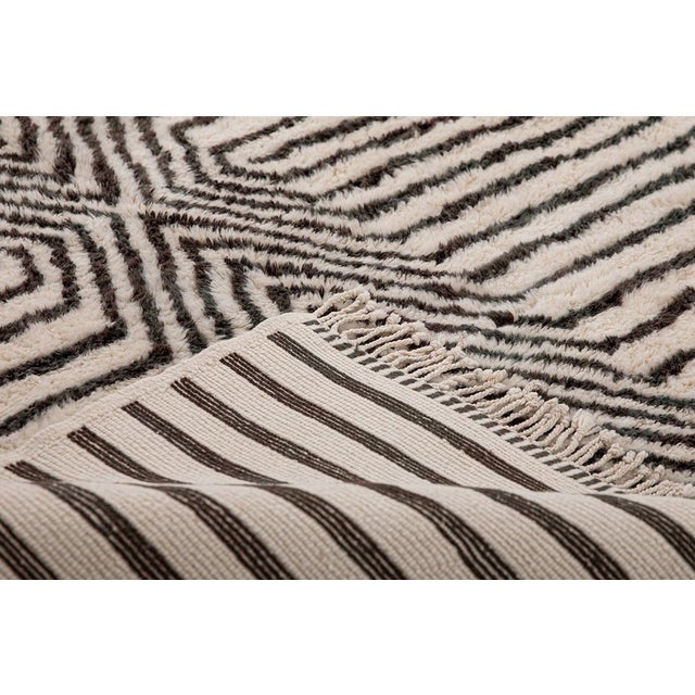 Optical Chevron Hourglass Hand-Knotted Wool Rug | 8'11" X 6'8" | One of a Kind For Sale - Image 4 of 8
