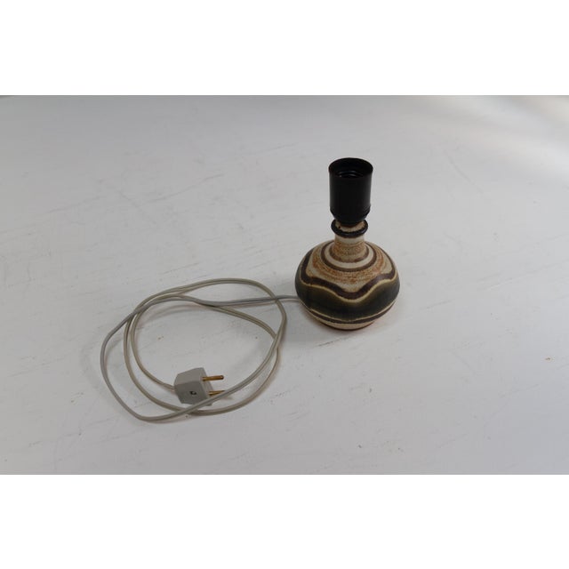 Small Danish Modern Brown Ceramic Table Lamp by Jette Hellerøe, 1960s For Sale - Image 6 of 17
