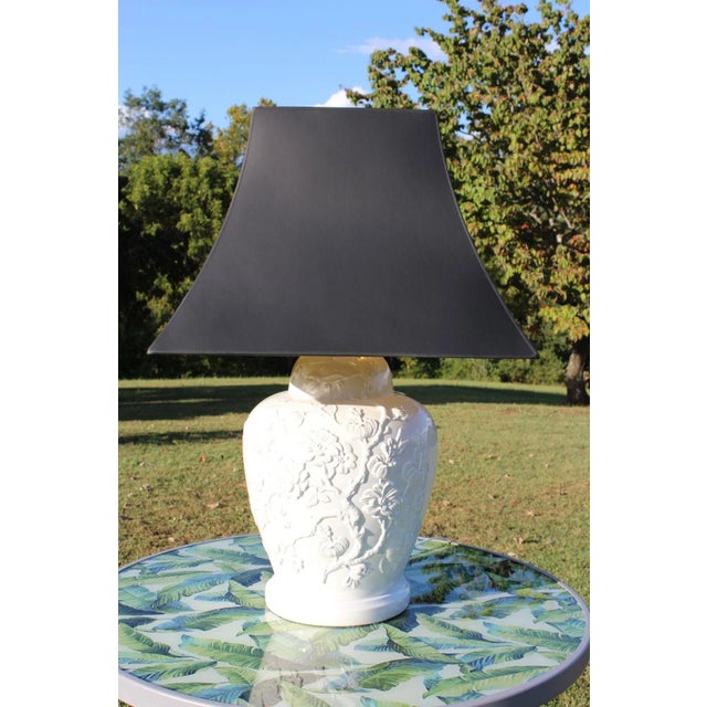 Cream 1980s White Ginger Jar Lamp With Black Square Bell Shade For Sale - Image 8 of 13