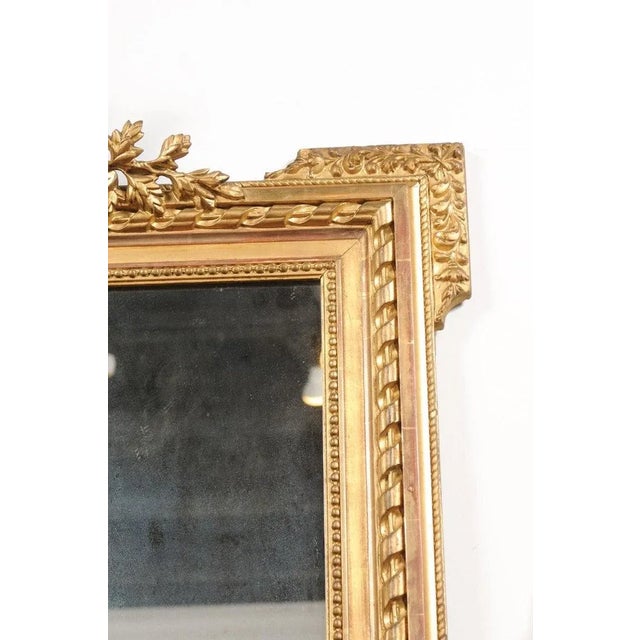 Wood 1870s French Napoléon III Carved Giltwood Mirror with Hunting Trophy Crest For Sale - Image 7 of 13