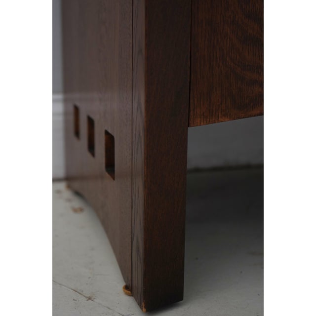 Stickley Arts & Crafts Mission Oak Highlands Display Cabinet For Sale - Image 9 of 18