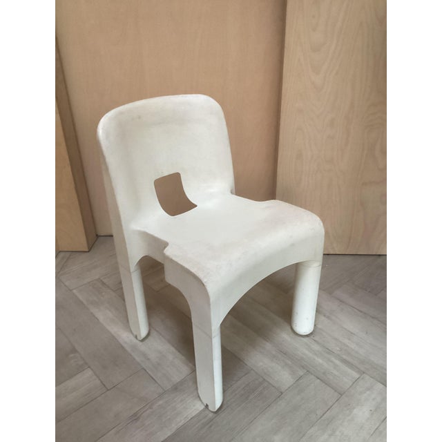 Vintage Universal Chair by Joe Colombo for Kartell, 1960s, in Good conditions. Designed 1960 to 1969 This piece has an...