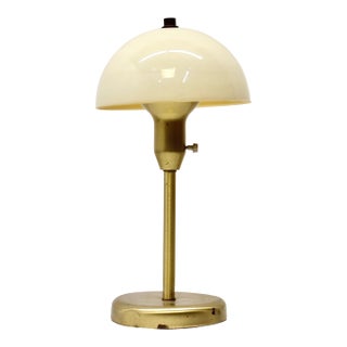 1970s Small Mid-Century Modern Table Lamp With Clip-on Mushroom Shade For Sale