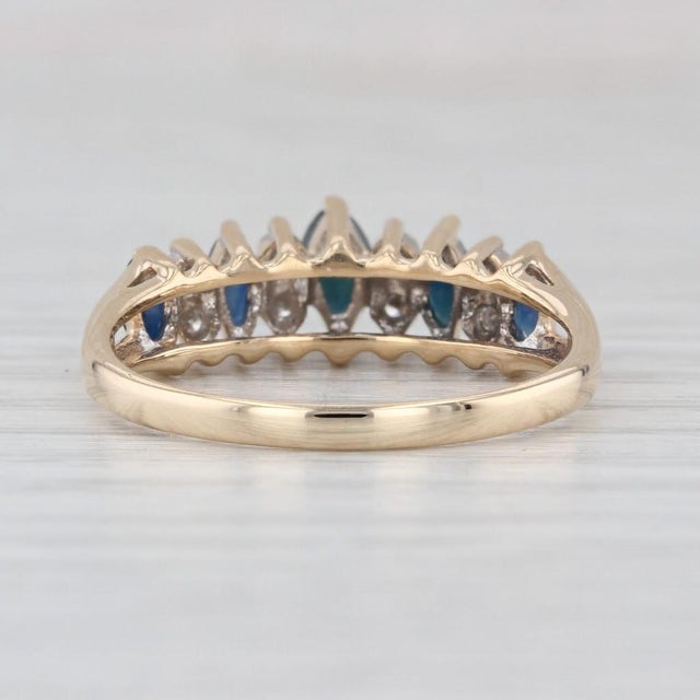 2010s 0.90ctw Tiered Blue Sapphire Diamond Rooftop Ring 14k Yellow Gold Size 8.25 For Sale - Image 5 of 8