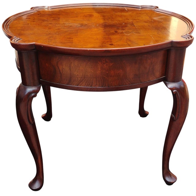 Exquisite Vintage Hekman Furniture Accent Tables With Rich Burled Wood, Elegant French Cabriole Legs & Scalloped Edges For Sale - Image 11 of 12