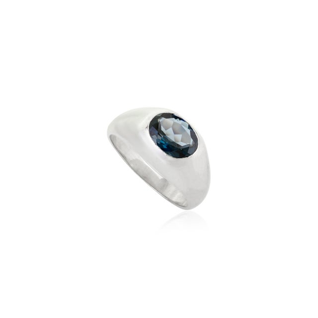 Contemporary Handcrafted 8.9 Carat London Blue Topaz Silver Dome Ring- Size 6.5 For Sale - Image 3 of 11