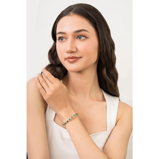 Luxury 8.55ct Emerald Diamond Halo Vintage Tennis Bracelet 18k Yellow Gold For Sale - Image 9 of 13